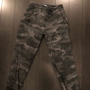 TNA camo pant
